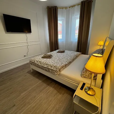 Apartment Caismarc In Centre Of